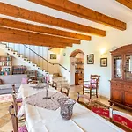 Сasa de vacaciones 4 Bedroom Lovely In