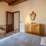 Сasa de vacaciones 4 Bedroom Lovely In *