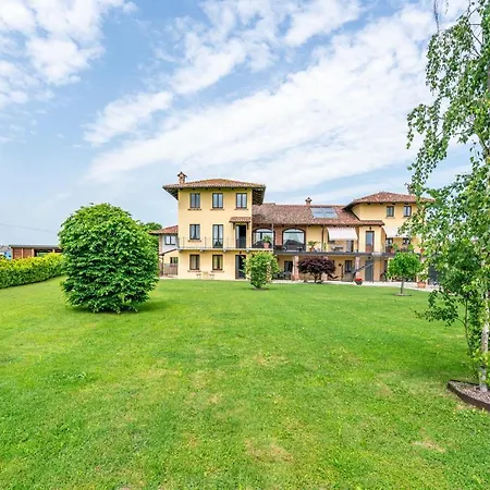 4 Bedroom Lovely In Nyaraló