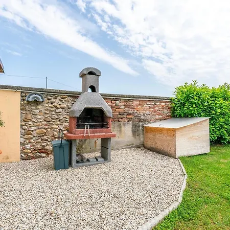 4 Bedroom Lovely In Lequio Tanaro