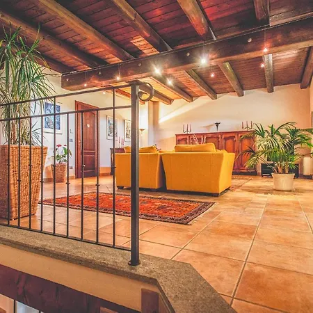 4 Bedroom Lovely In Lequio Tanaro