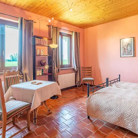 Feriehus 4 Bedroom Lovely In Lequio Tanaro