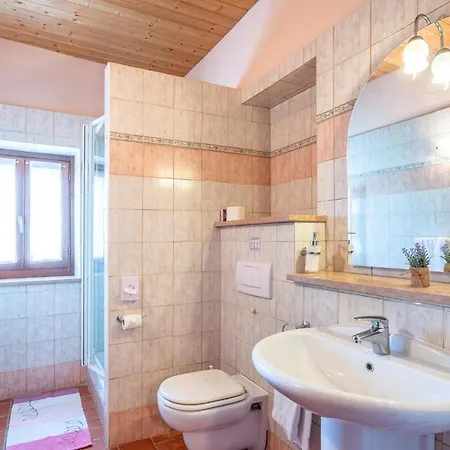 4 Bedroom Lovely In Lequio Tanaro