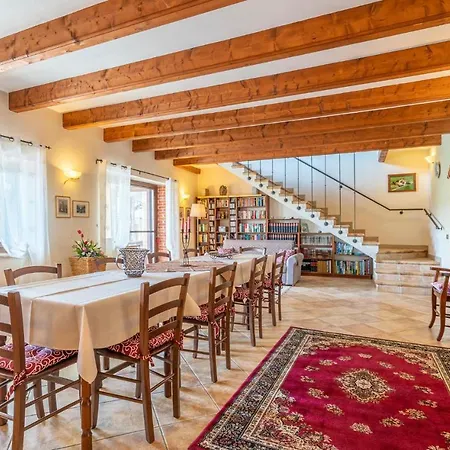 4 Bedroom Lovely In * Lequio Tanaro