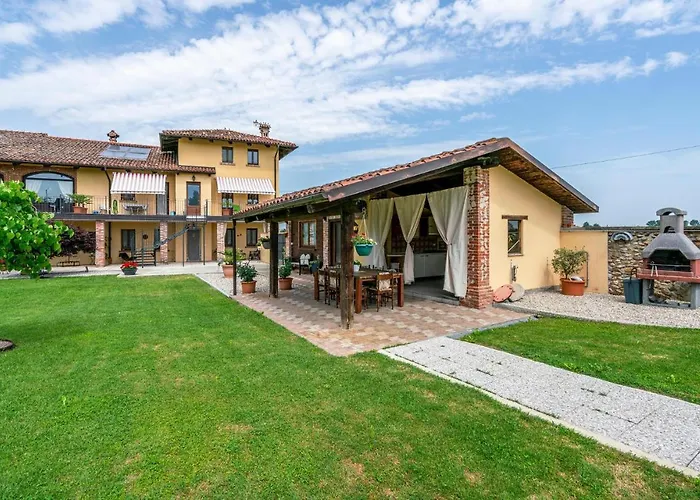 Nyaraló 4 Bedroom Lovely In